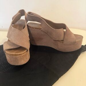 Pedro Garcia Taupe Suede Wedge
Platform Sandals Size 35.5